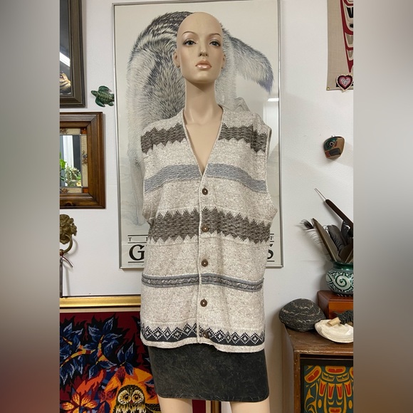 Vintage Knit Wool Grandpa Vest with Coconut Shell Buttons - Picture 7 of 11